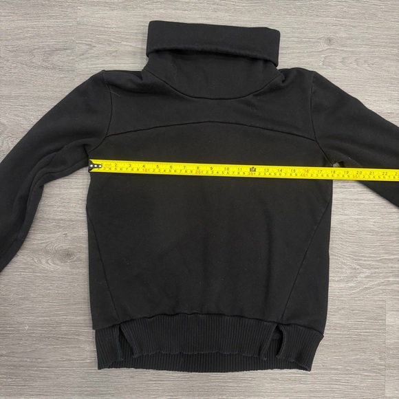 ALO Haze Long Sleeve Sweatshirt in Black Size Small - Picture 7 of 7